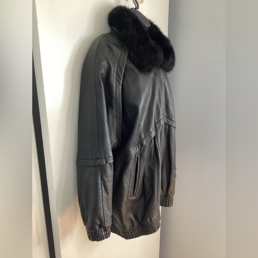 Vintage Black Genuine Leather Jacket with Genuine Opossum Fur Trim Insert L - Picture 4 of 16